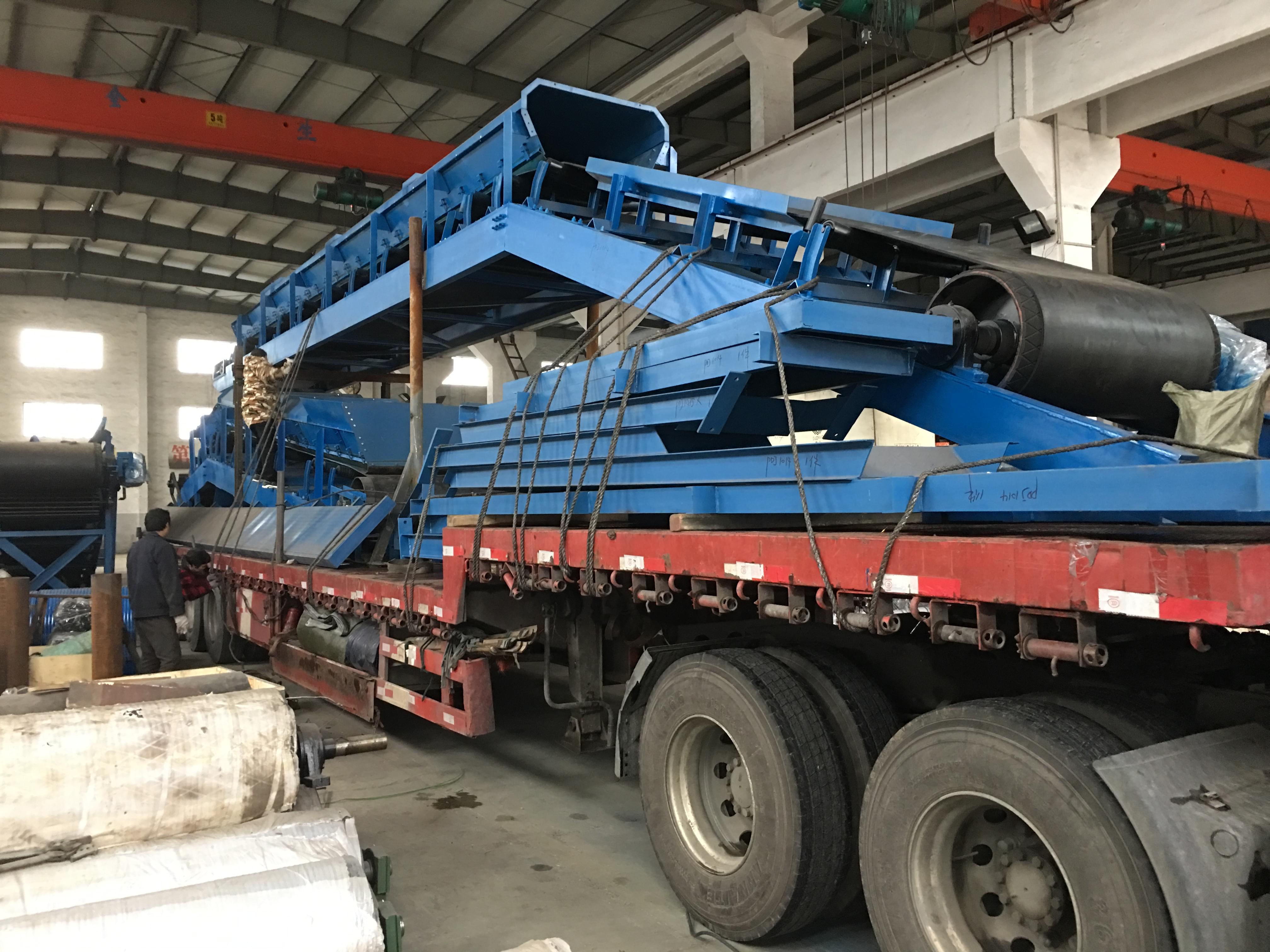 江苏不朽情缘废钢破碎线皮带机发货现场